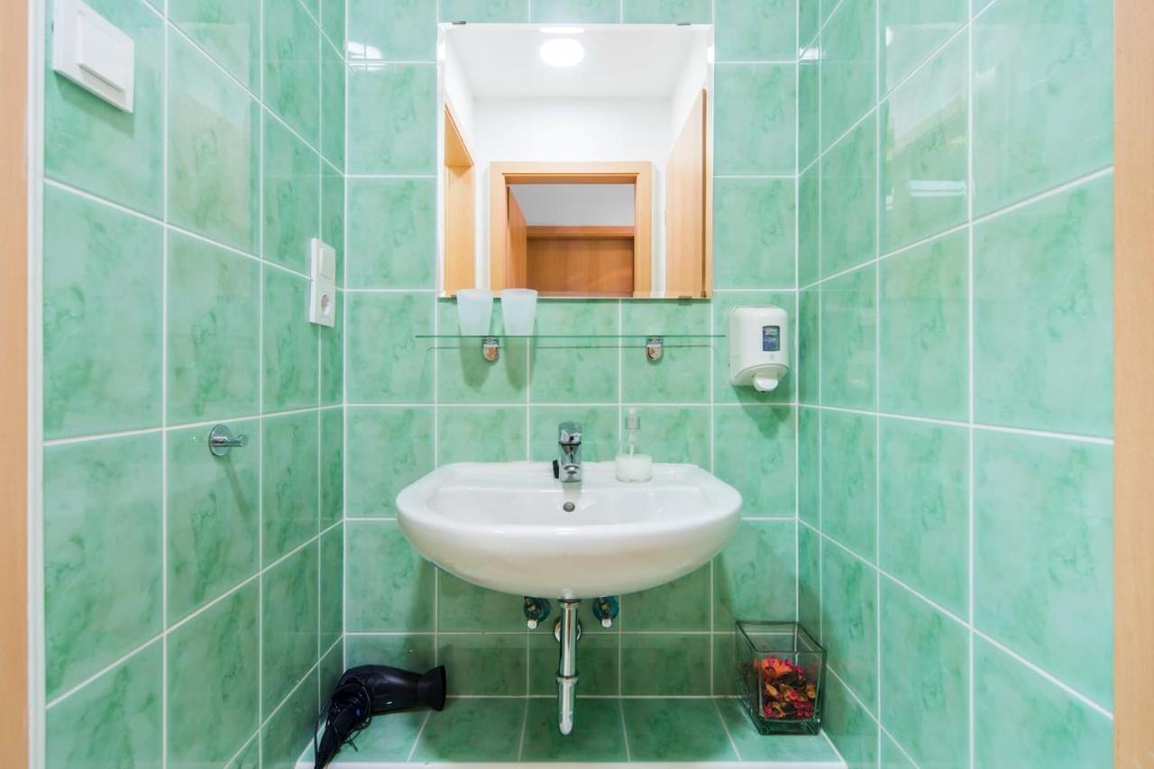 Modern Four Bedroom Apartment In Palace District Budapeszt Zewnętrze zdjęcie